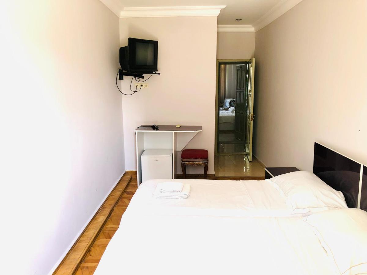 Hotel Dolphin Μπατούμι Εξωτερικό φωτογραφία