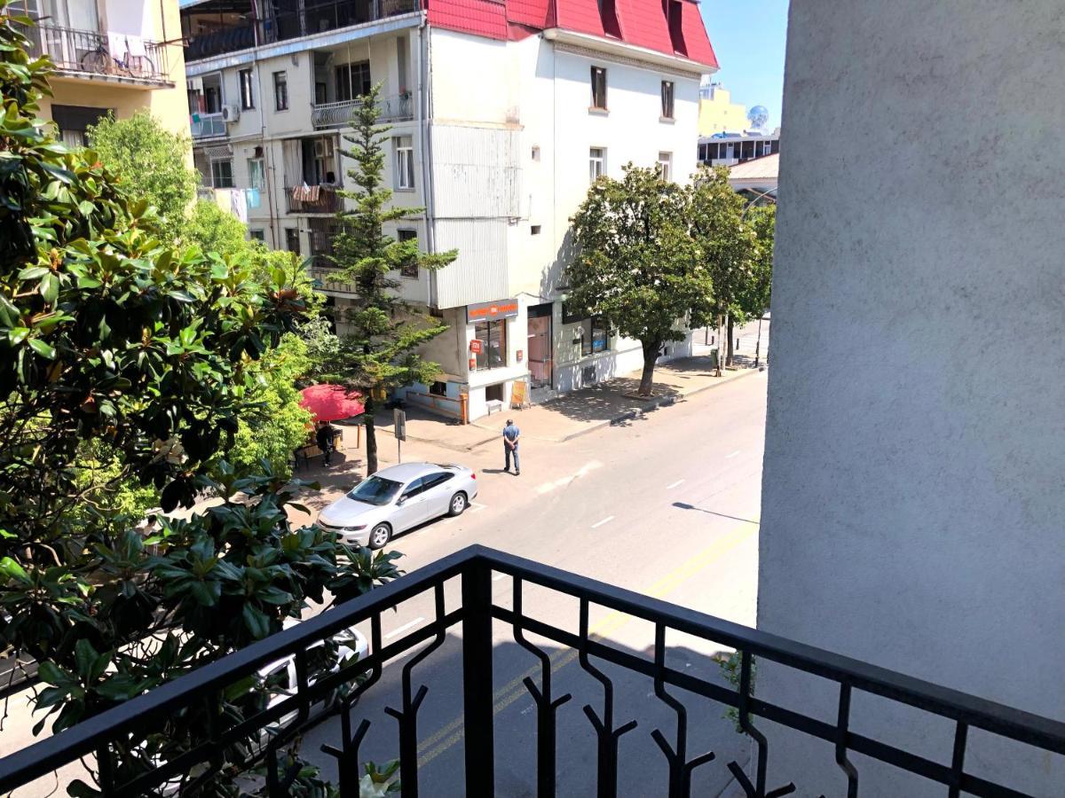 Hotel Dolphin Μπατούμι Εξωτερικό φωτογραφία