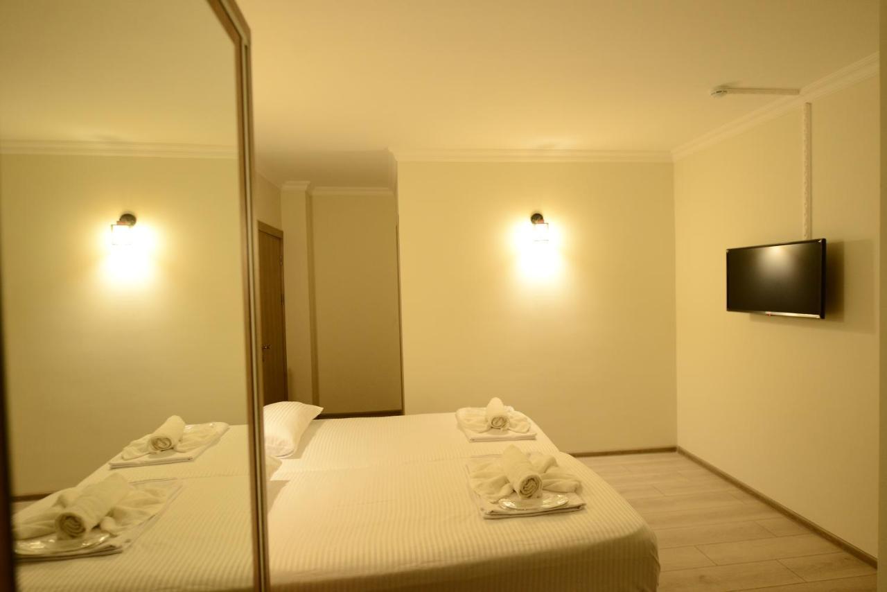 Hotel Dolphin Μπατούμι Εξωτερικό φωτογραφία