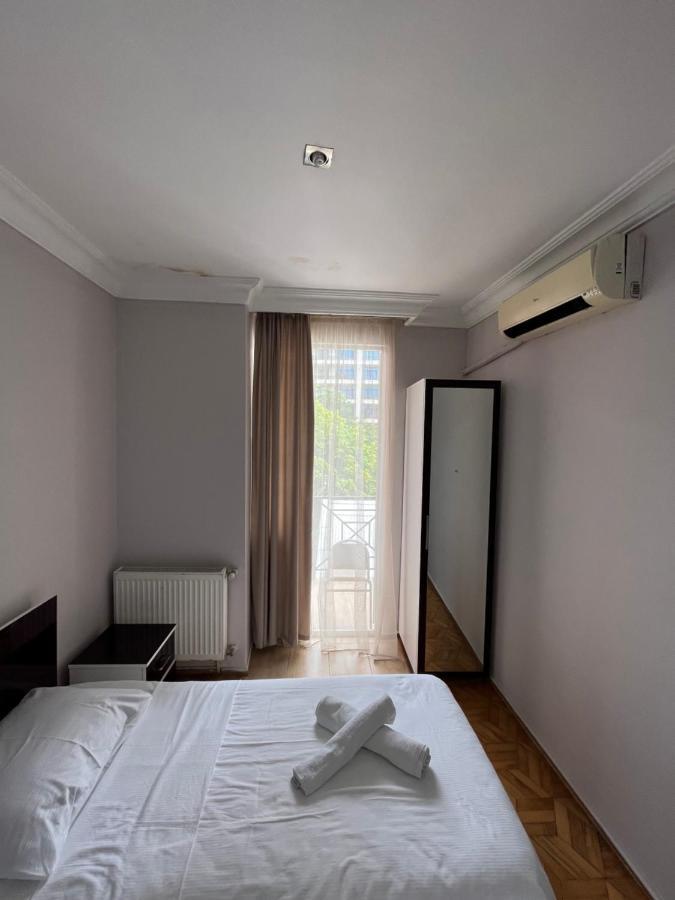 Hotel Dolphin Μπατούμι Εξωτερικό φωτογραφία